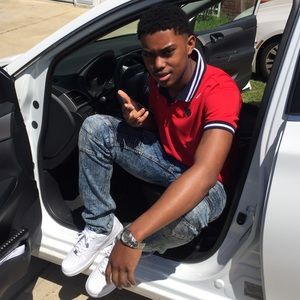 Meet your Posher, Lawrence